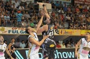 Eslava: �Hay que hacer borr�n y cuenta nueva�