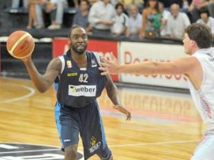 Bah�a Estudiantes va a evaluar a Devin Davis