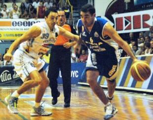 Pe�arol dio otro golpe en Corrientes