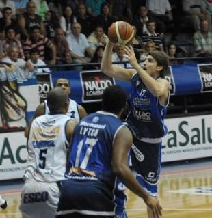 Argentino derrot� a Sionista y sigue sumando