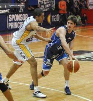 Argentino viaj� en tacho al S�per 8