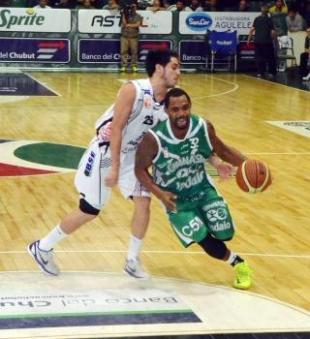 Gimnasia sac� pecho de local y baj� a otro favorito