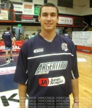 Zampier, el tercer for�neo cortado en Argentino