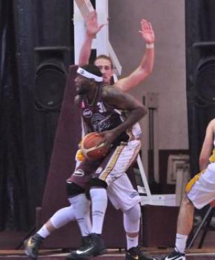 Lan�s consigui� un vital triunfo ante Obras