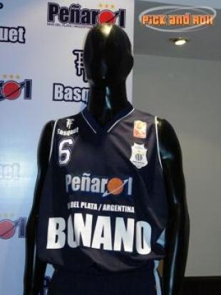 Se present� Pe�arol con pilcha nueva