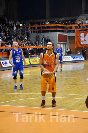 Kejuan Johnson nuevo extranjero de Pe�arol