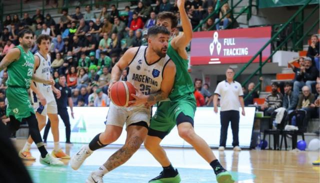 Atenas gan� un partidazo y lucha por quedarse