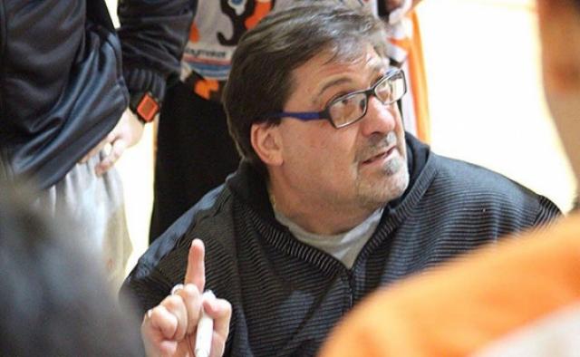 Petrolero mantuvo a Jaule como DT y contrat a Pau