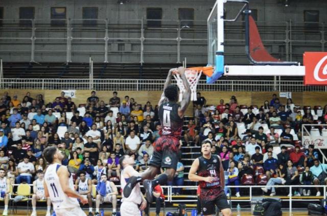 Norte: Salta Basket y San Isidro a paso firme