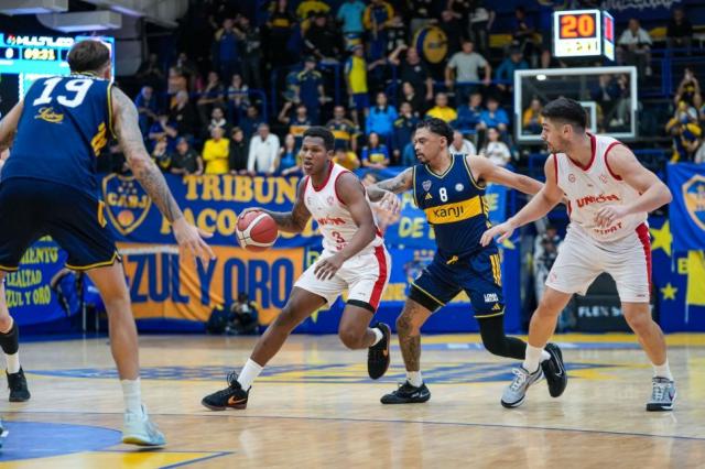 Boca apret� los dientes