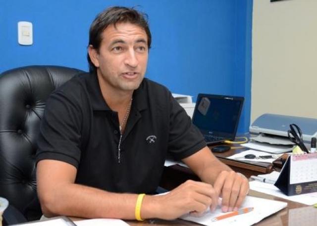 Quieren la sart�n por el mango