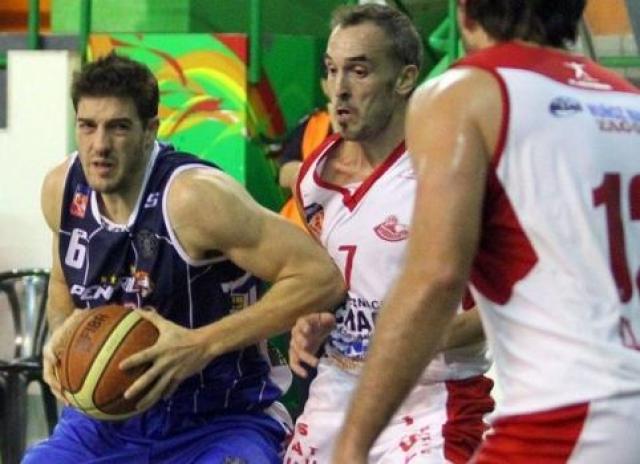 Pe�arol sufri� m�s de la cuenta pero venci� a Progresista